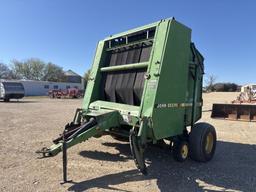 John Deere 535 Round Baler
