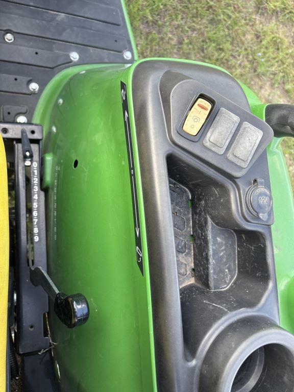 John Deere 3038E HST w/300E Loader/Bucket