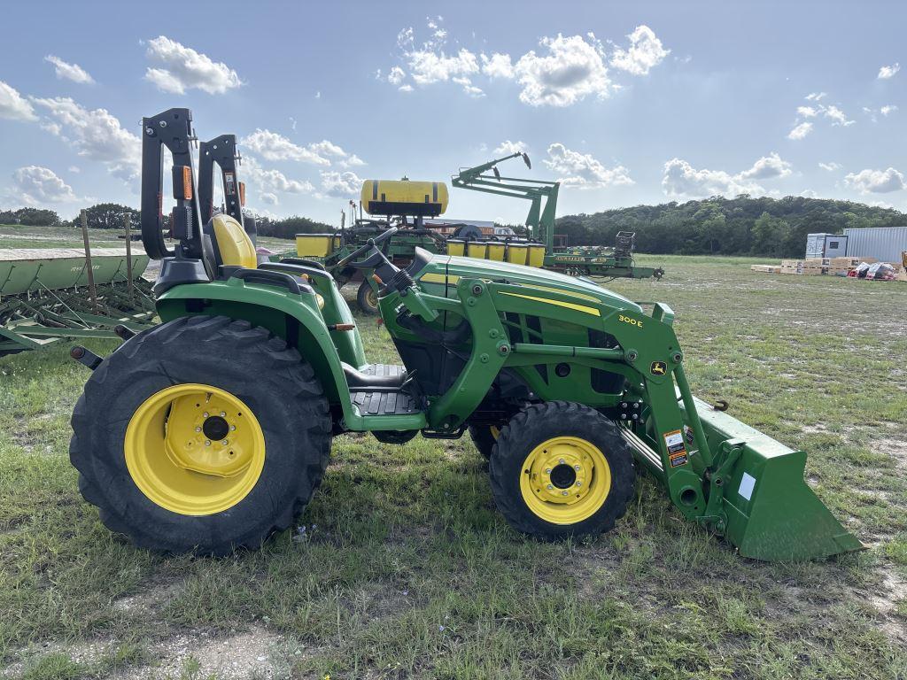 John Deere 3038E HST w/300E Loader/Bucket