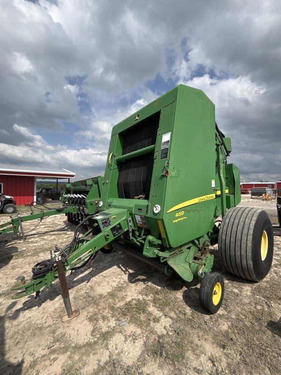 John Deere 469 MegaWidePlus Round Baler