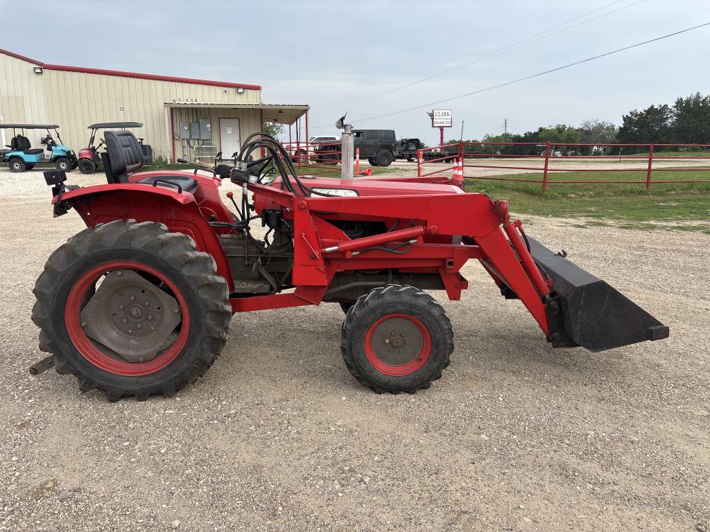 Massey Ferguson 210-4 4WD w/MF1016 Loader