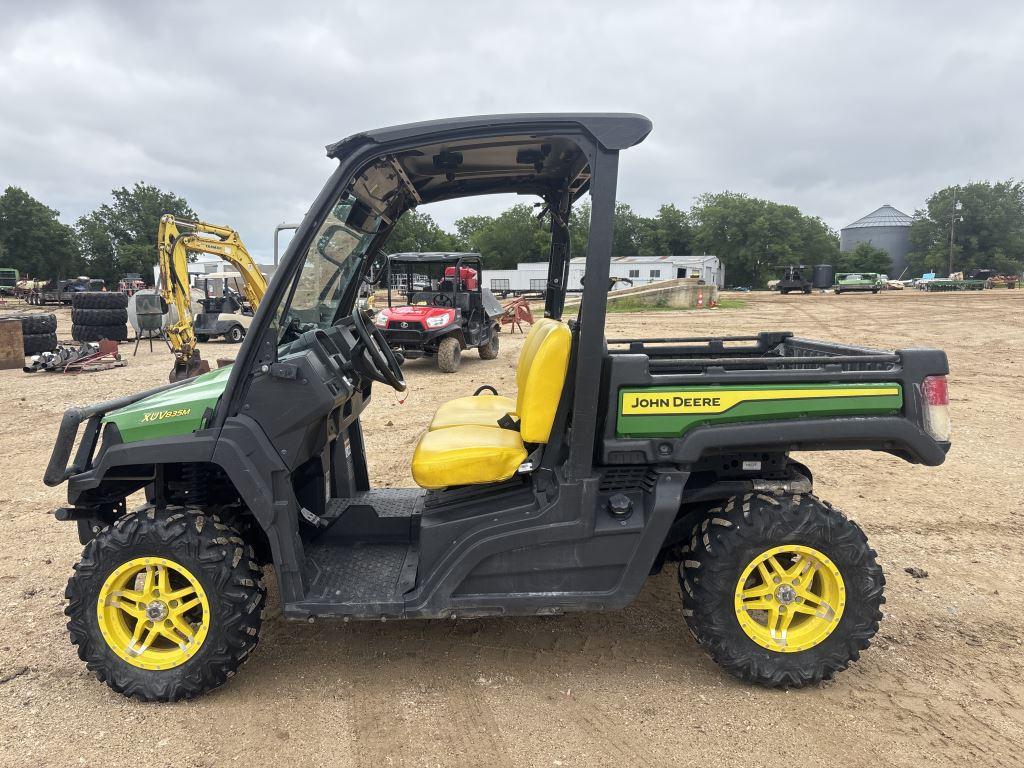 John Deere Gator XUV835M 4x4