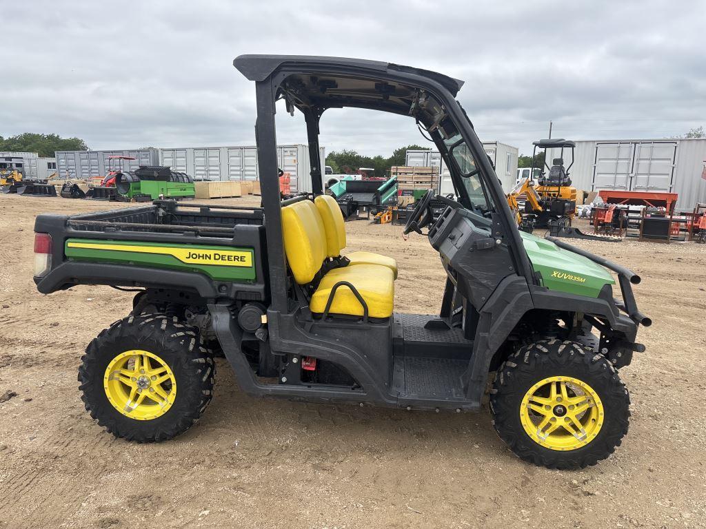 John Deere Gator XUV835M 4x4
