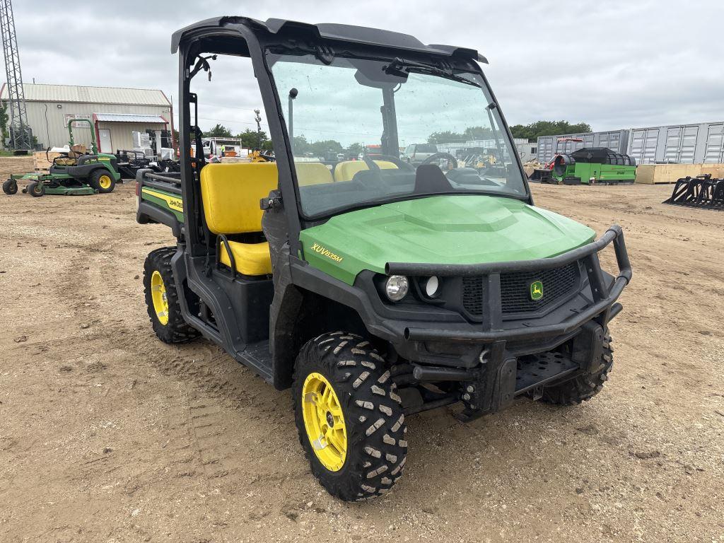 John Deere Gator XUV835M 4x4