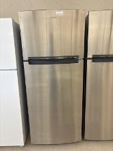 NEW Whirlpool 28" Refrigerator w/Ice Maker Connect
