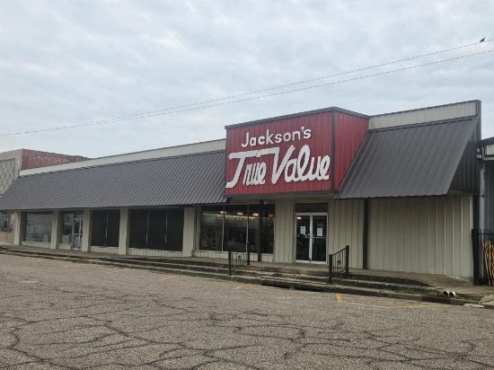 Jacksons True Value Retirement Auction - RING 1