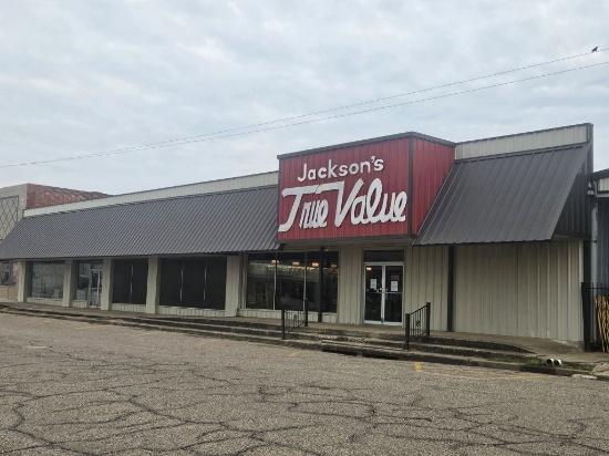 Jacksons True Value Retirement Auction - RING 2