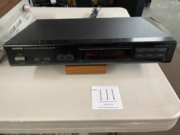 Onkyo Quatrz Synthesizer fm Stereo Tuner T401