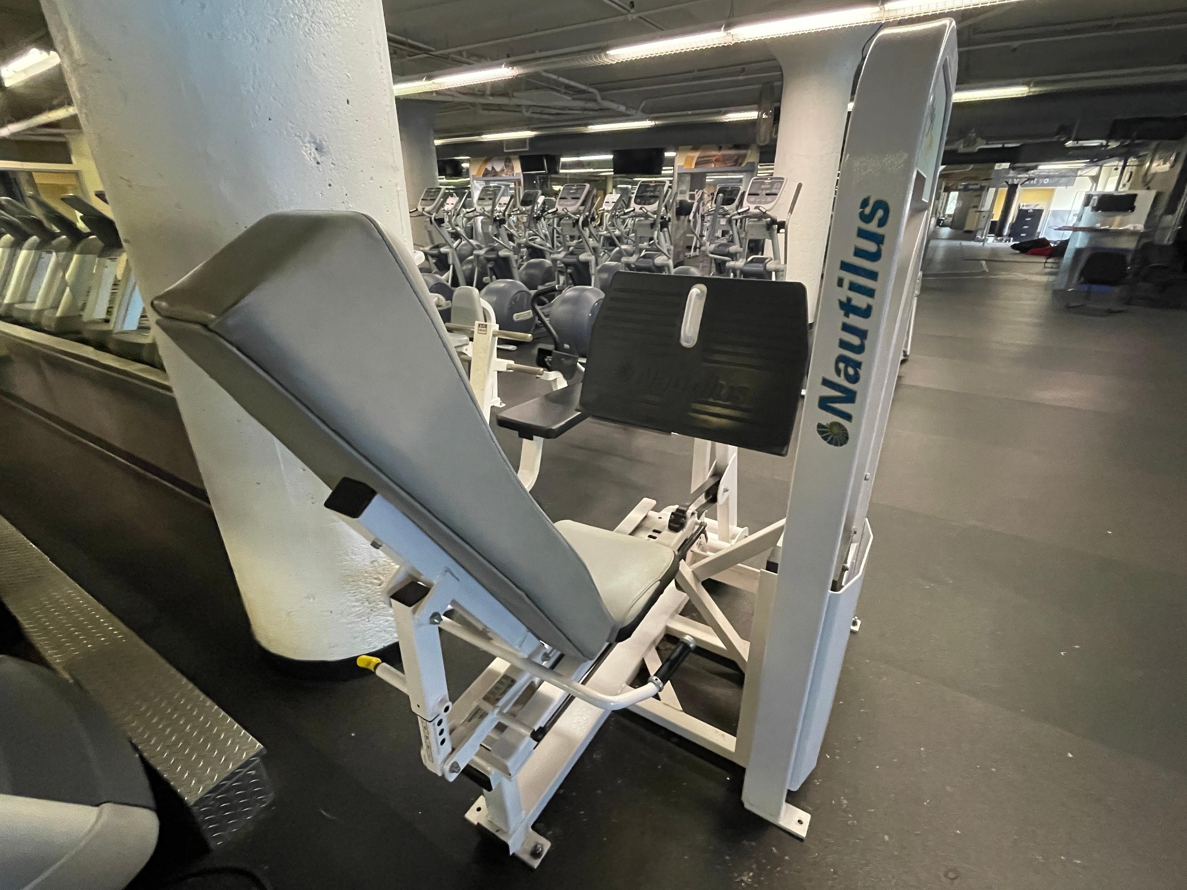 Nautilus Nitro Xpress Zone leg press