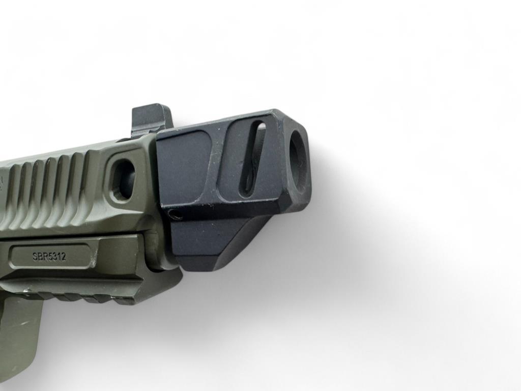 Smith & Wesson M&P 9 M2.0 Semi-Auto Pistol Bundle
