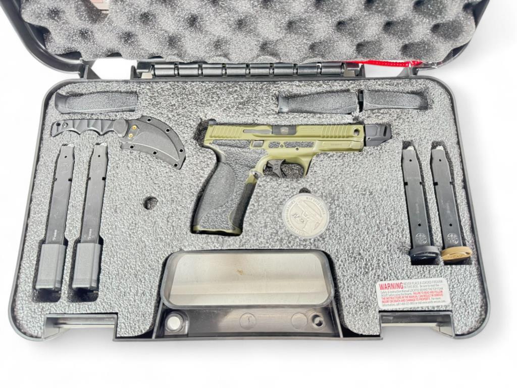 Smith & Wesson M&P 9 M2.0 Semi-Auto Pistol Bundle