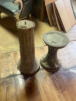 2 Pedestals