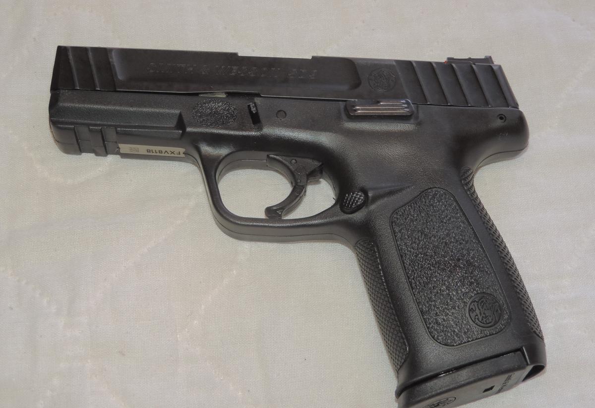 Smith and Wesson Model SD9  9mm Pistol