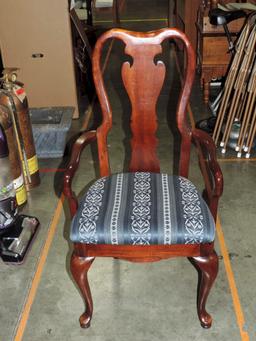 Thomasville Dinning Table and 6 Chairs