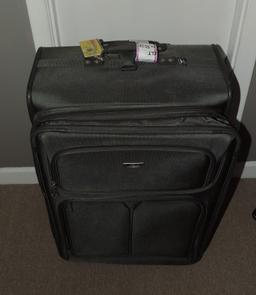 Lot of 2 Pieces of Luggage