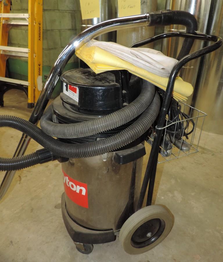 Dayton Wet-Dry Vacuum