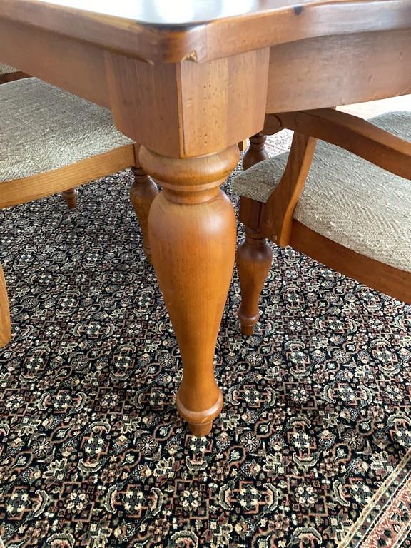 Dining Room Table Lot