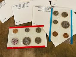 (5) 1972 Uncirculated US Mint Sets In White Envelopes