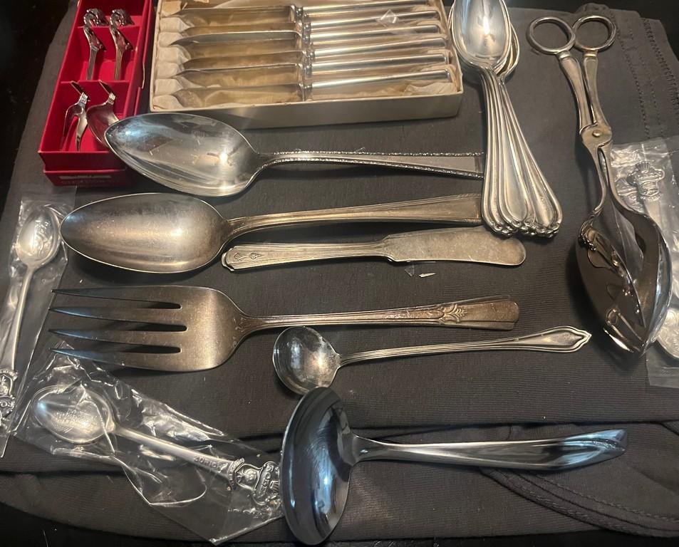 Mixed Lot Silverplate Flatware & Serving Ware