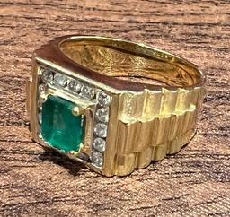 18Kt Gold Emerald and Diamond Chip Ring