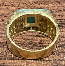 18Kt Gold Emerald and Diamond Chip Ring