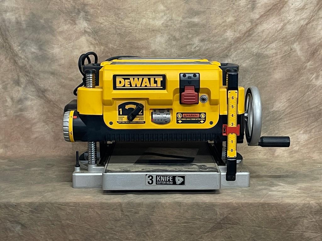 DeWalt DW735 Thirteen Inch Thickness Planer