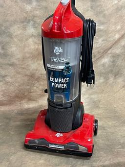 Dirt Devil Vacuum Compact Power Reach