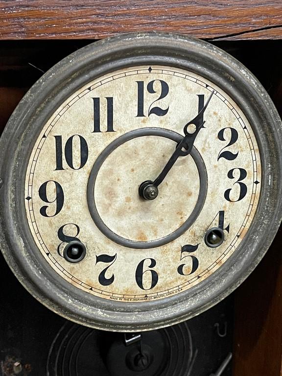 Nice Antique Pressed Oak Kitchen Clock Made By Ingraham Clock Company