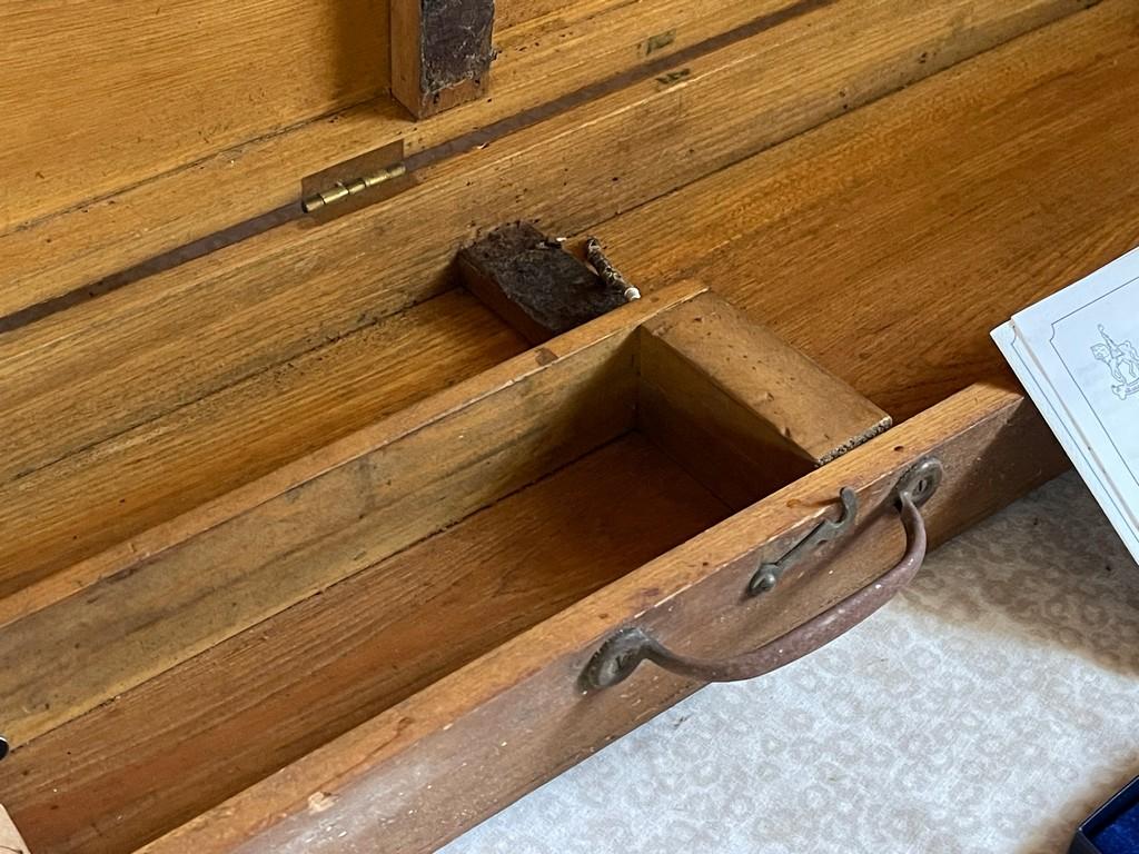 Wooden Gun Box with Cleaning Tools and Ornament Celebrating the Bicentennial of the Presidency