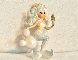 Vintage Lefton Mermaid Wall Plaque with Bubbles and Holding a Mirror