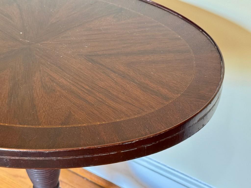 Hepplewhite Mahogany Oval Tilt Top Side Table