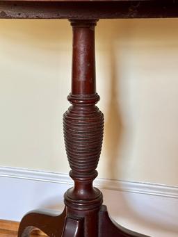 Hepplewhite Mahogany Oval Tilt Top Side Table