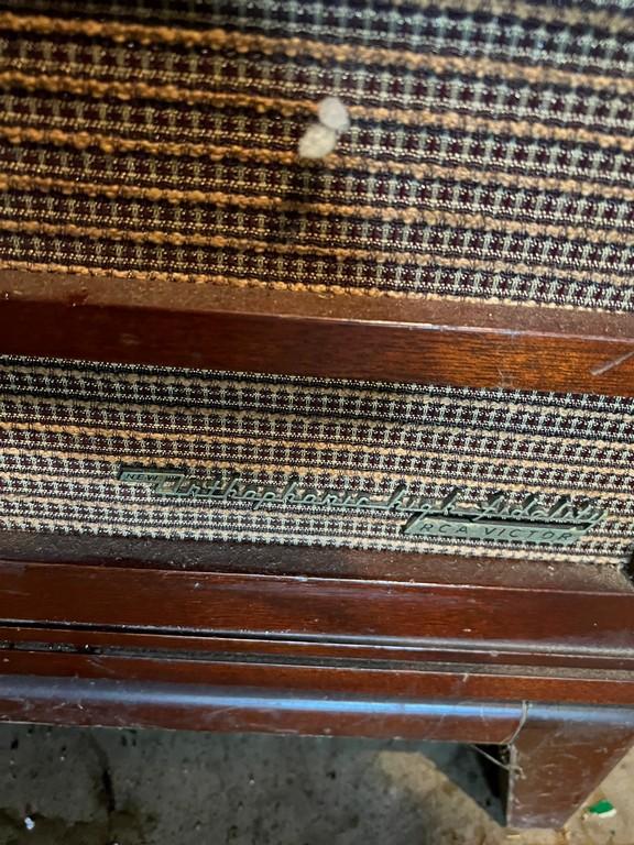MCM RC Victor High Fidelity Stereo System in Cabinet
