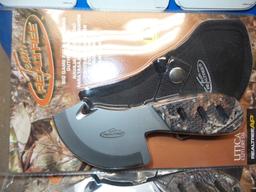 2 Utica Cutlery Realtree field dressing knives