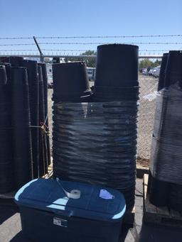 Large pallet of Gro-pro 10 gallon pots