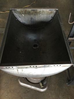 Oil catch