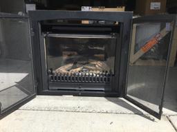 Valor 535 Horizon with Tradition Logs and Double Door Fenderfire face. Gas Fireplace