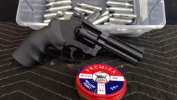 Gamo Combat .177cal Gas Revolver with CO2 & Pellets