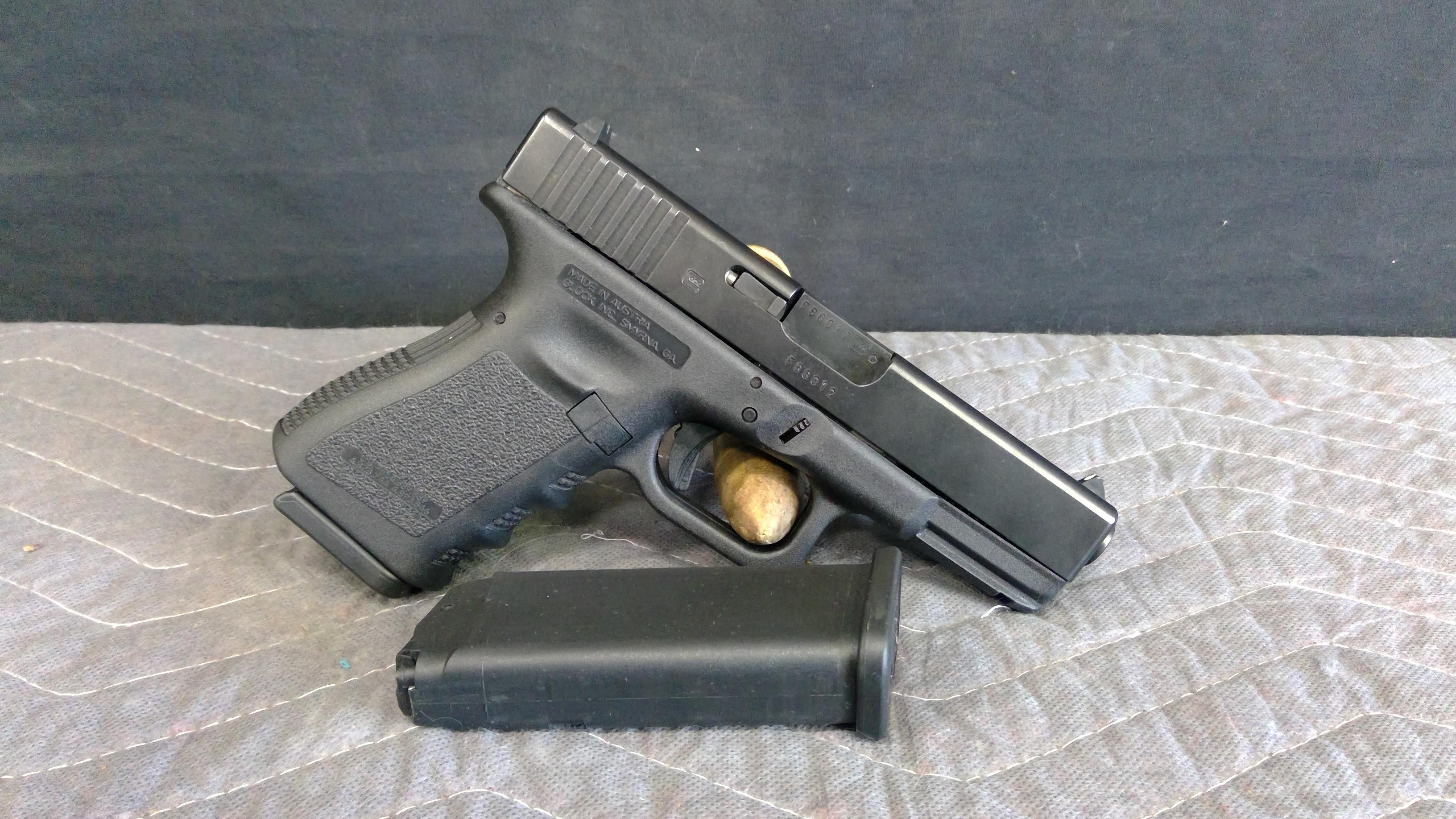 NEW Glock 23 with Extra Mag .40s&w