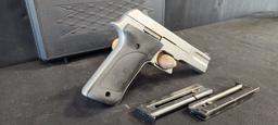 Smith & Wesson Model 2206 with 2 Extra Mags.22LR
