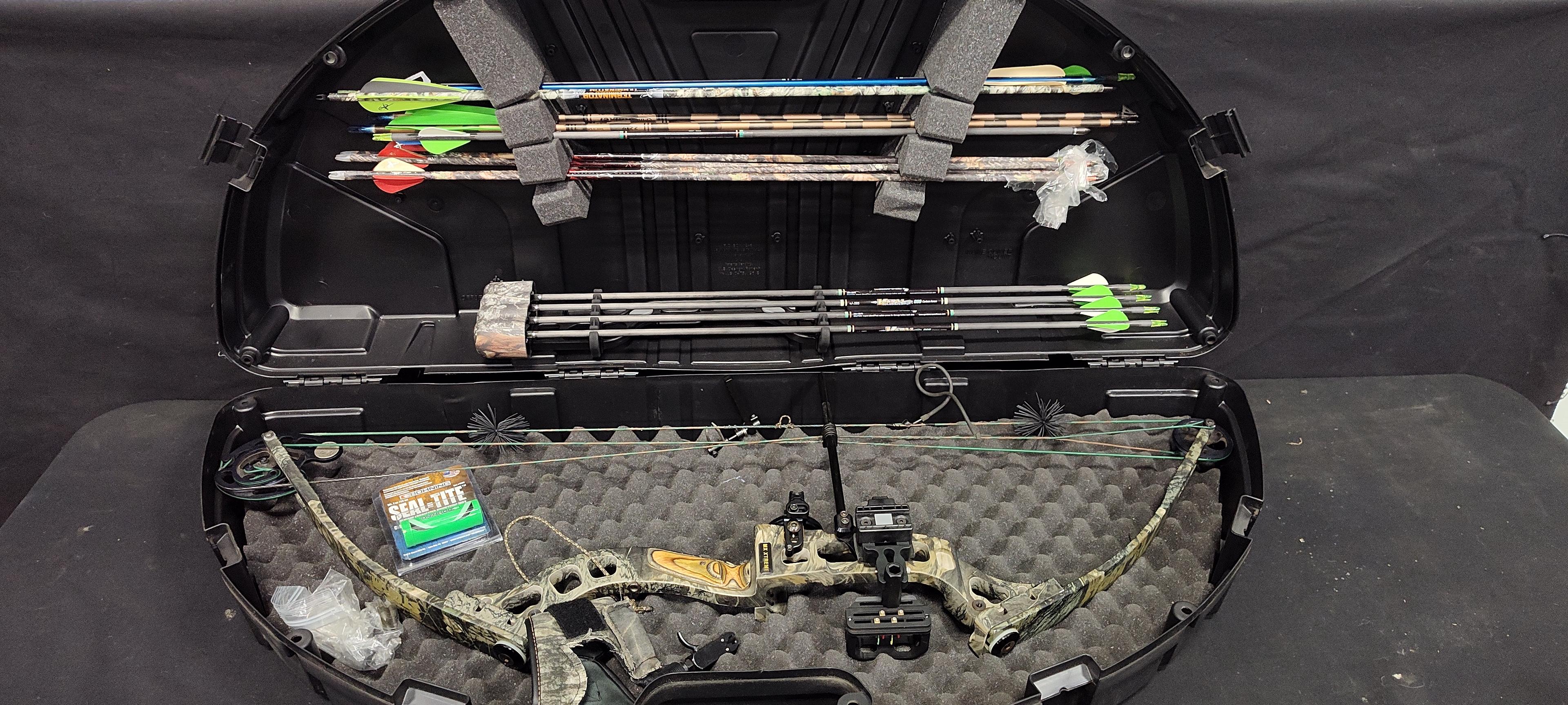 Clearwater Storm MX Xtreme Compound Bow with Accessories and Extras
