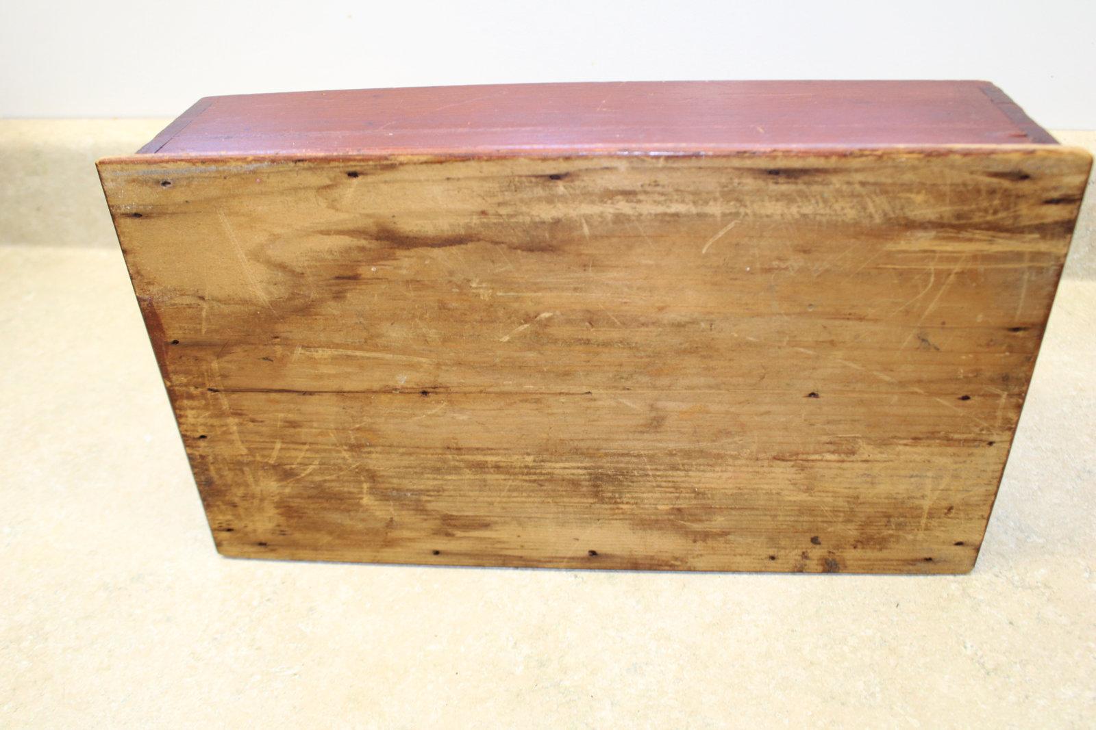 Early Knife Box
