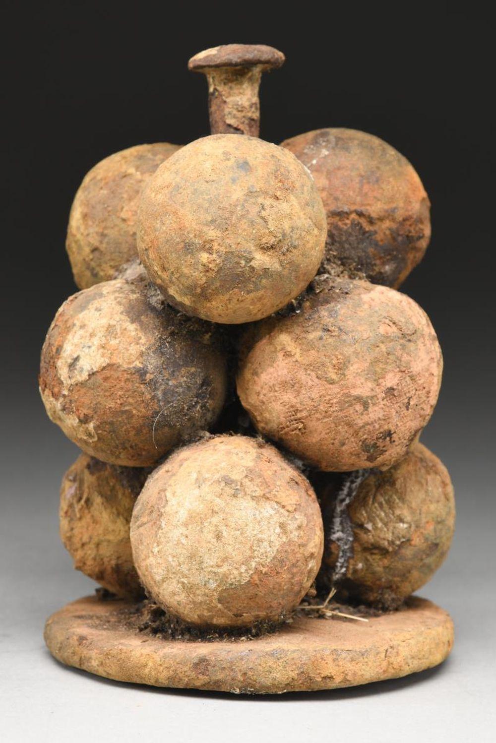 REVOLUTIONARY WAR PERIOD CANISTER OR GRAPESHOT.