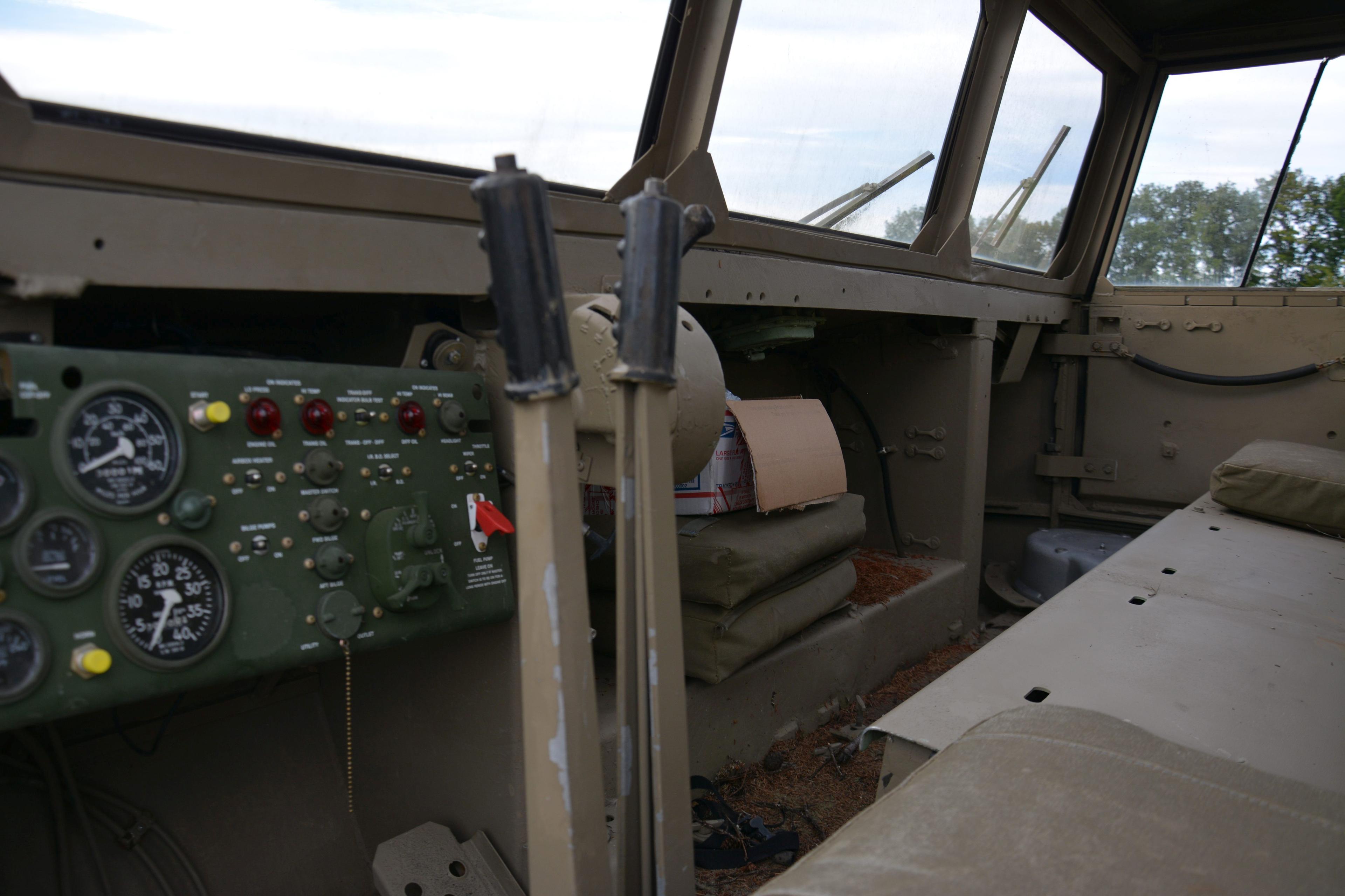 M548A1 6-TON, TRACKED CARGO
