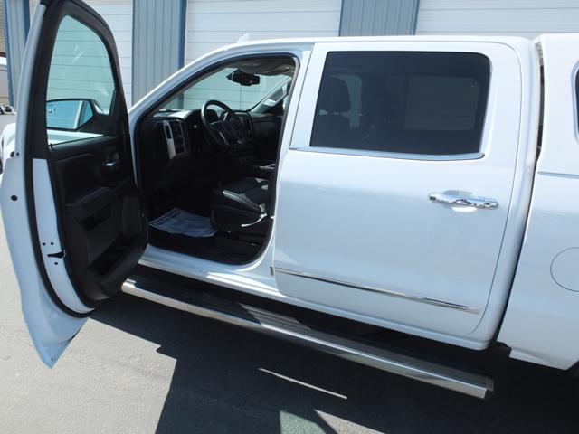 2017 GMC 1500 DENALI 6.2L ONLY 4,333 MILES!  VIN: 3GTU2PEJ8HG151066 - Retractable Running Boards, Le