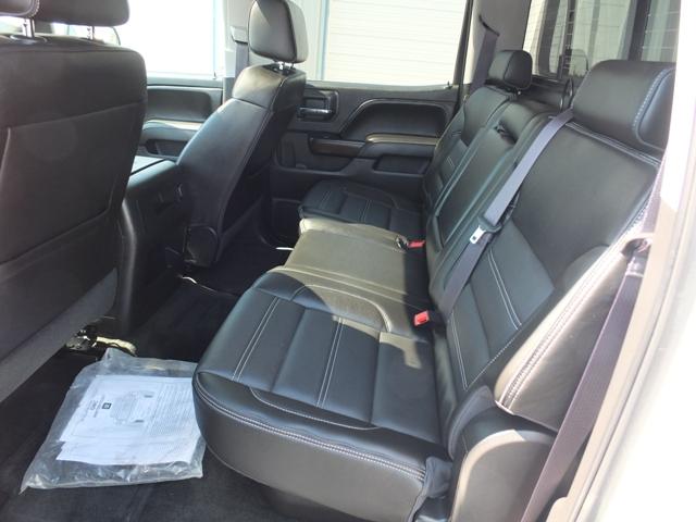 2017 GMC 1500 DENALI 6.2L ONLY 4,333 MILES!  VIN: 3GTU2PEJ8HG151066 - Retractable Running Boards, Le