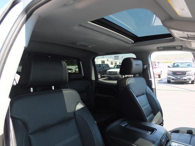 2017 GMC 1500 DENALI 6.2L ONLY 4,333 MILES!  VIN: 3GTU2PEJ8HG151066 - Retractable Running Boards, Le