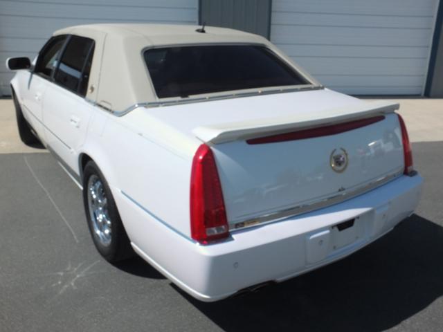 2006 CADILLAC DTS, ODOMETER  READS: 118,950, VIN: 1G6KD57YX6U177519