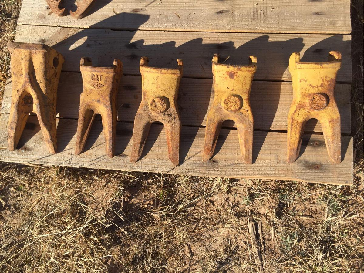 (5) Unused Caterpillar Bucket Teeth, Misc Sizes [Yard 1: Odessa, TX]