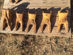 (5) Unused Caterpillar Bucket Teeth, Misc Sizes [Yard 1: Odessa, TX]